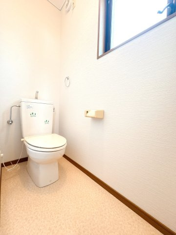 2F温水洗浄機付きトイレになります♪