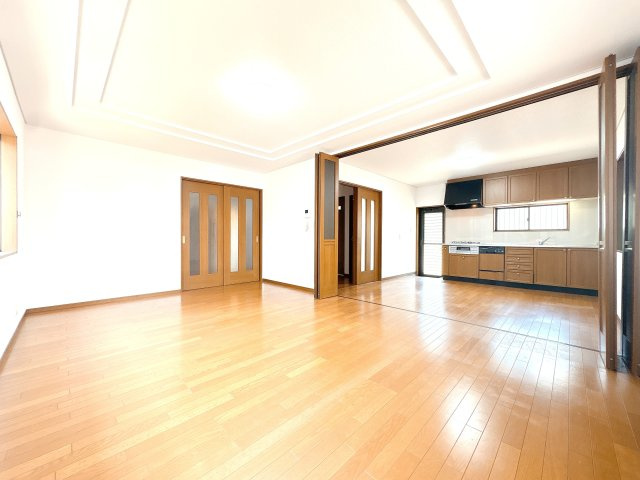 リビングの別角度になります♪