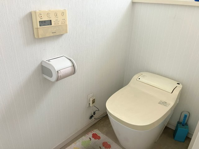 2階もタンクレストイレです。