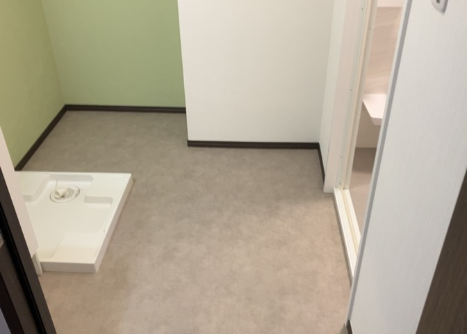 洗面脱衣所は「体を綺麗に整える場所」という目的と役割を持っています。そして便利で使い勝手のいい「体を綺麗に整える場所」にするためには、配置や動線、照明や収納計画をしっかりと検討しておく必要があります。