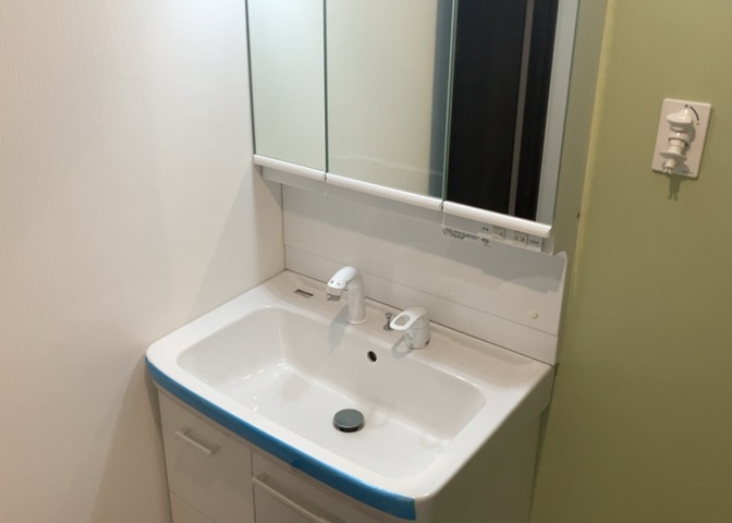 洗面化粧台では顔を洗ったり、身だしなみを整えることが本来の使い方ですが、用途によっては洗面化粧台に求められる機能が違ってくるため、ご自身や家族のライフスタイルに合ったものを選ぶことをおすすめ致します。