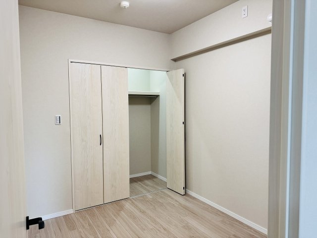～リビングに隣接している4.5帖の洋室です～