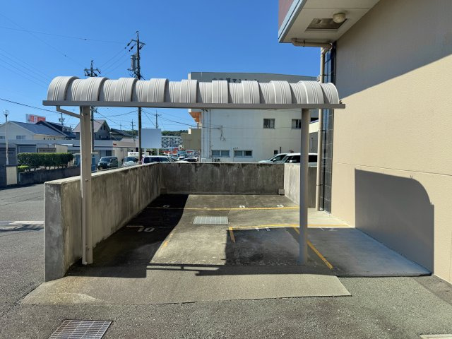 こちらは自転車置き場です。