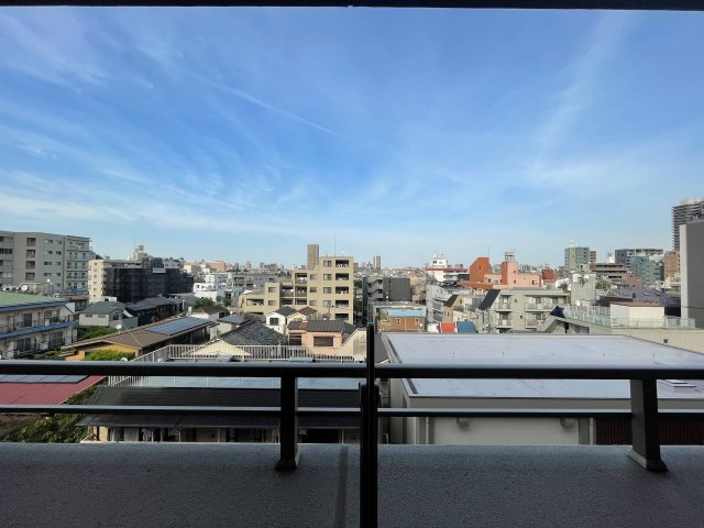 周囲に高い建物が少なく眺望良好。