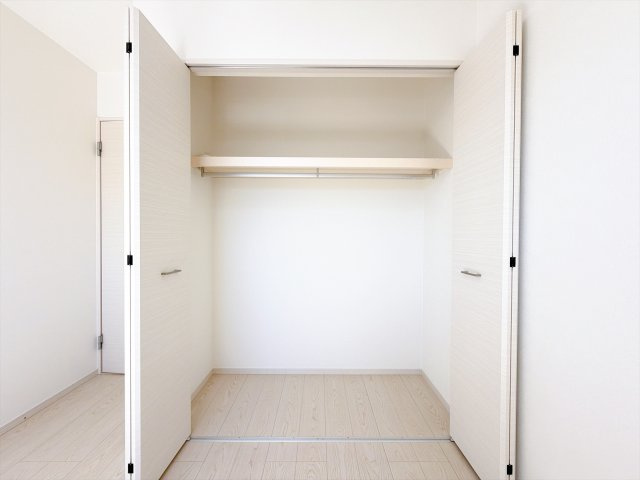 2階南東側洋室（約5帖）の収納