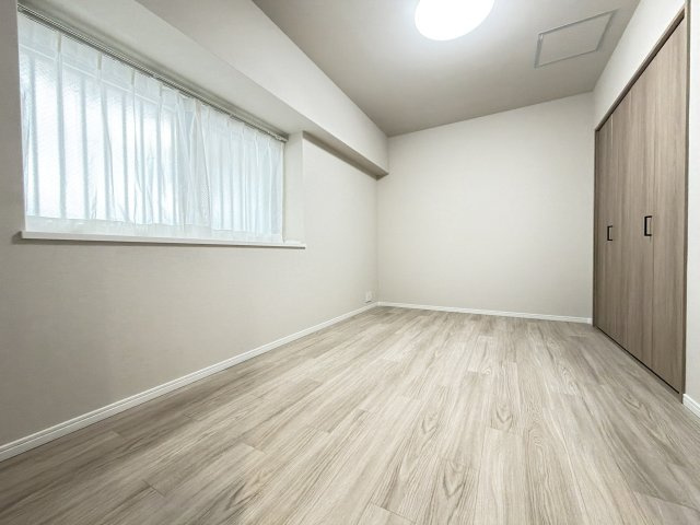 【リノベーション仕様】リラックス効果で温かみと柔らかさを兼ね備えたナチュラルフローリングです♪