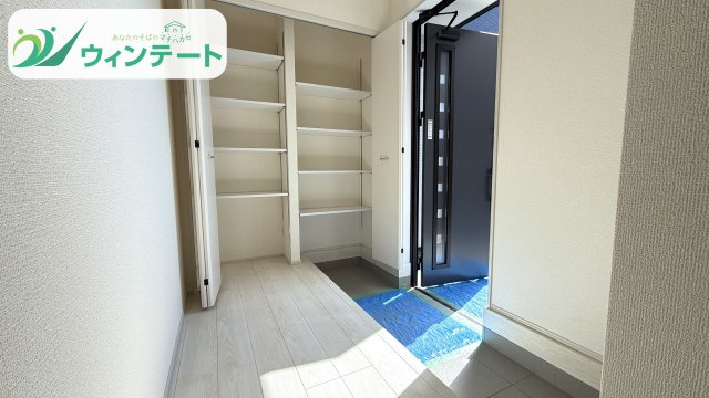 シューズボックス完備で収納力も豊富。玄関周りがすっきり片付き、いつでも快適に使えます。