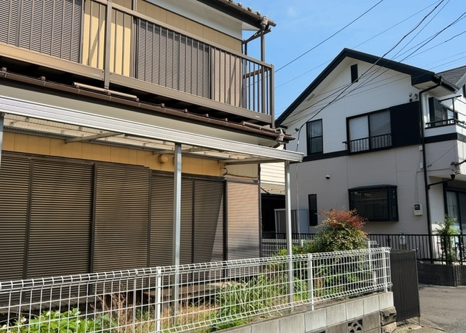 土地の形が極端に長細かったり、狭小地、あるいは道路との高低差がある傾斜地だった場合、後々売ろうとしても買い手がつかない場合もあります。後々、売却することになった時に価値の下がらない土地を選びましょう。