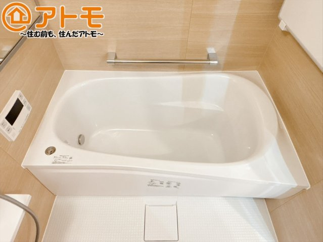 お風呂で日々の疲れを落としましょう♪スタイリッシュなお風呂になっています！