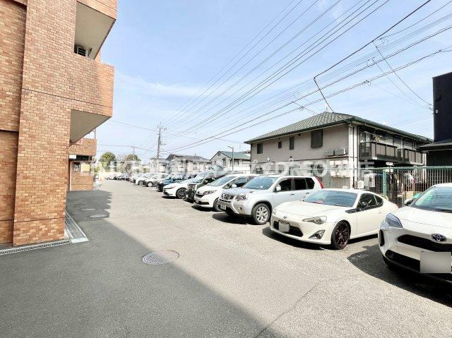 ご自宅までの無料送迎サービスもございますので、お気軽にお申し付けください。