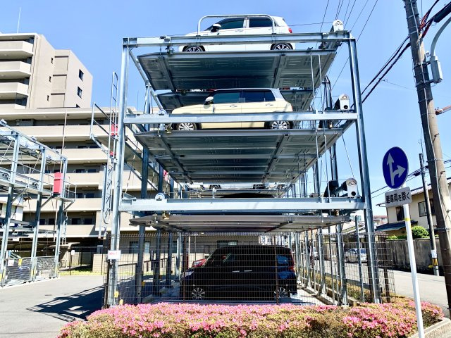 車をお持ちの方に嬉しい駐車場付きの物件です