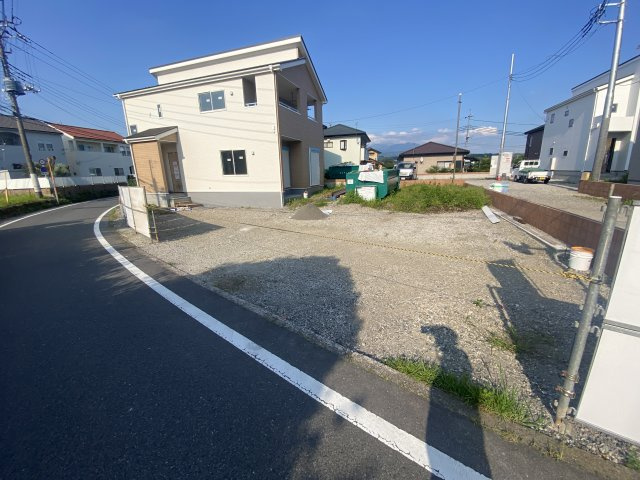 現地写真　駐車スペースは並列2台分可能です！     　