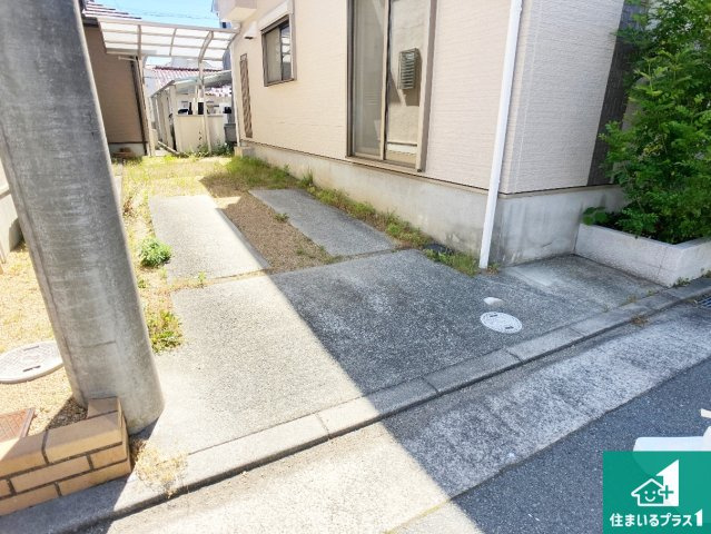 駐車スペース！散水栓があるので、こまめに愛車を洗えます！