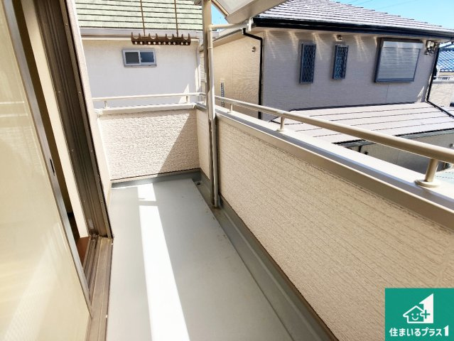 日当たりのよいバルコニー！お部屋が開放的に！