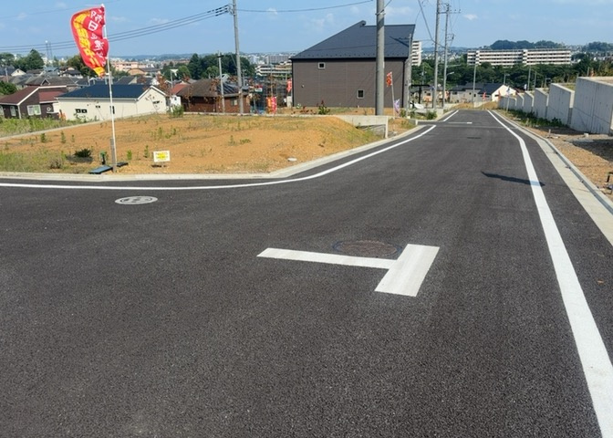 最寄り駅が近いなどの交通アクセスが良い土地だと暮らしやすいですよね。通勤・通学の観点から土地を選ぶことも大切です！自身や家族のライフワークからあったの物件を探しましょう！当社営業がお力になります！