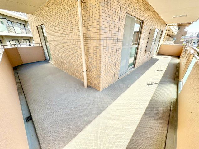 北西角住戸で陽当り良好