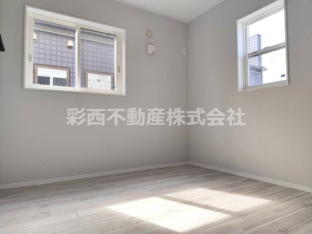 窓はすべてペアガラスです