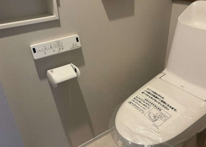 トイレは大きさや形、機能、抗菌性などが異なる多種多彩なタイプが各メーカーから出ています。それぞれに良さがあるため、事前にどういったタイプのトイレがいいのかをご家庭内で決めて、内見に行くといいでしょう。
