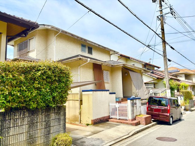 第一種低層住居専用地域の閑静な住宅街です。