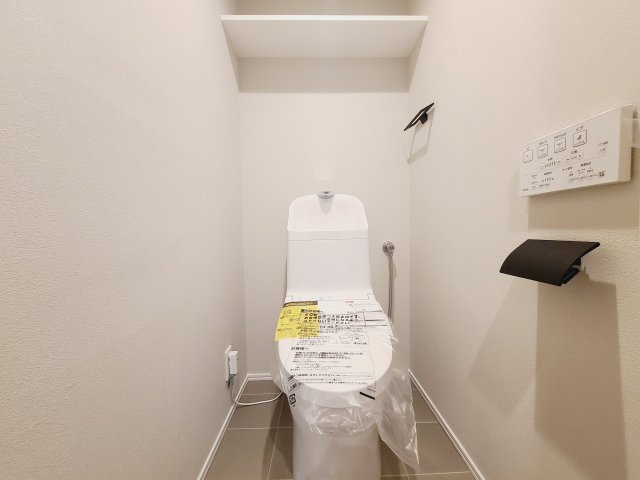【新品】快適な温水洗浄便座付。いつも使うトイレだからこそ、こだわりたいポイントですね。