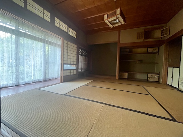 8畳間、床の間