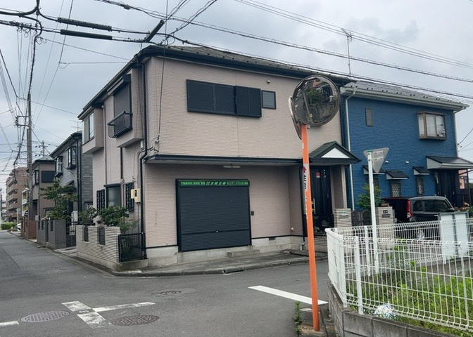 省エネ給湯器とは従来型の給湯器より熱効率が高く、少ない燃料でたくさんのお湯を沸かすことが出来る高効率な給湯器のことを指します。また、省エネ給湯器には種類があり、利便性や効果なども様々です。
