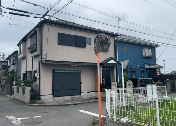 隣家の土地はどうなっているのか、生活利便施設が近くにあるのか、学校まで近いかなど、お客様のライフスタイルにあわせたイメージが重要です。また、近くにあると困る施設が近くにないかも確認するといいでしょう。