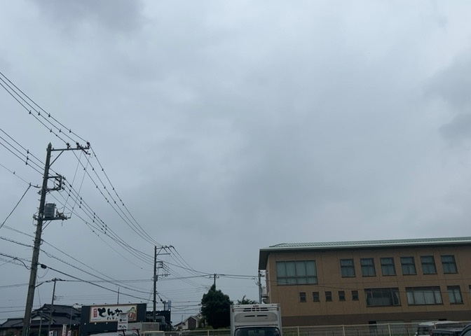 眺望を気にして物件を探す場合、前面に建物が建っていないか現地で確認しましょう！前面に建物があると景色はもちろん、日当たりや風通しにも影響が出てきます。住んだ時のことを想像しながら現地見学をしましょう。