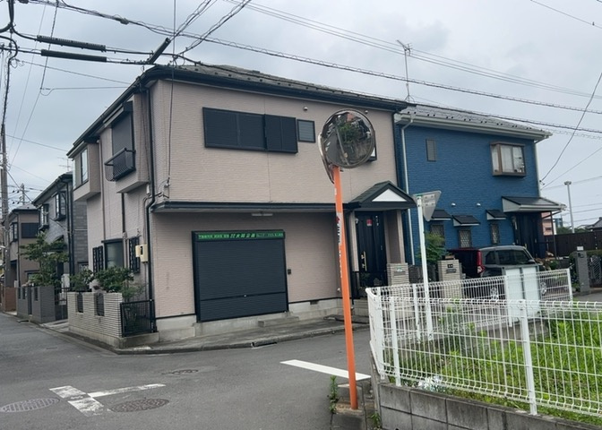 庭があることでガーデニングや家庭菜園はもちろん、こどもの遊び場やペットを放して遊ぶことができます。また、家の周囲に余裕があるということです。隣地との間があれば、十分な日当たりと、風通しが確保できます。