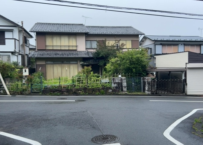 家を建てる前提で土地を探している場合、地盤の丈夫さは譲れない条件の一つです。地盤が脆弱だと追加工事が必要となります。また、過去に地盤沈下や液状化現象を起こした土地は、できるだけ避けた方がいいでしょう。