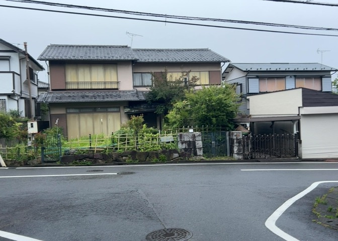 人が暮らすうえで日光は大切な要素となります。日当たりの良さは譲れないポイントですね。併せて近くに大きな建築物の建築予定がないか、あるいはそれが可能な土地が近くにないか事前に確認することもお勧めします。