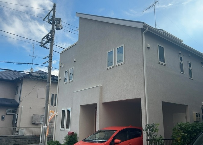 木造住宅とは土台、壁、柱など建築物の強度を支える構造体の材に木が使用されている構造を指します。構造体は建物の自重を支えるだけではなく風圧や水圧、積裁荷重などあらゆる衝撃に耐えるための基礎です。