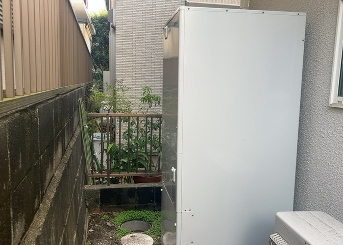 省エネ給湯器とは従来型の給湯器より熱効率が高く、少ない燃料でたくさんのお湯を沸かすことが出来る高効率な給湯器のことを指します。また、省エネ給湯器には種類があり、利便性や効果なども様々です。