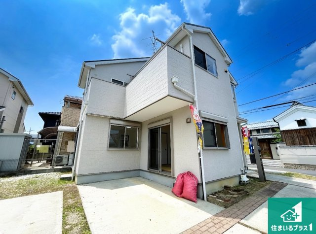 周辺は落ち着いた街並みの住宅地！子育てがしやすい住環境です！気になることがありましたら、お気軽にお問い合わせください！
