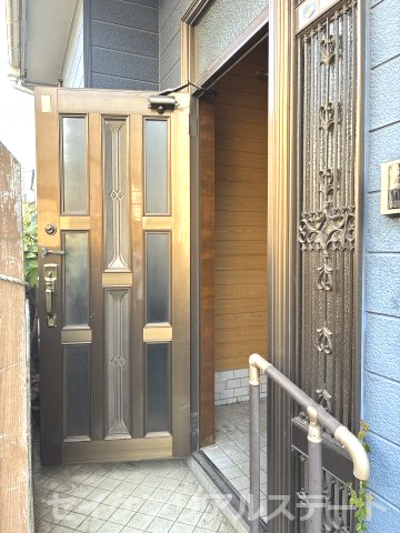 明るい玄関です