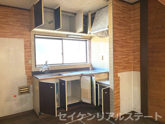 収納豊富な使いやすいキッチンです