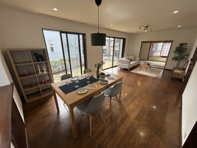 リビング全体の様子（約16帖）