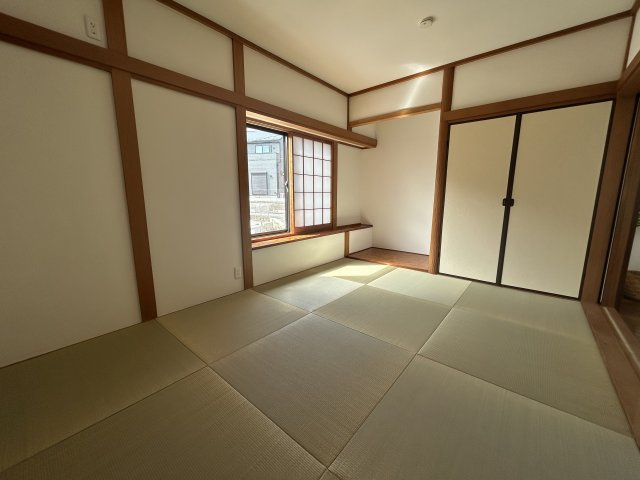 床の間・押入付きです。客間としても使用しやすいです。