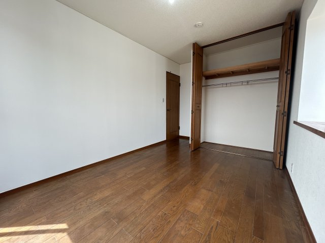 クローゼット付きの使いやすい洋室です。