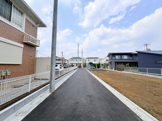 「南沢水辺公園」まで徒歩6分、「落合川いこいの水辺広場」まで徒歩8分。公園が多く存在する緑豊かな住宅地です。