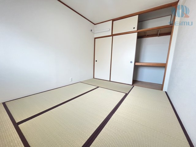 【和室】約6帖の和室。落ち着きのある和の空間で、客間やくつろぎの場としてご利用いただけます◎