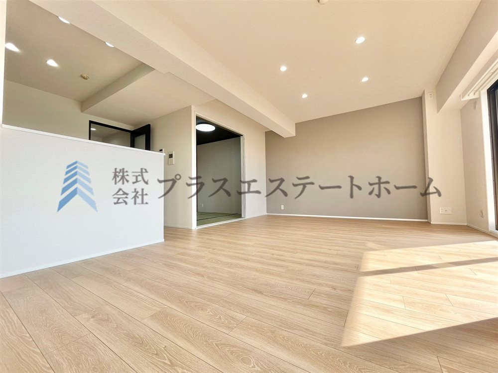対面キッチンで家族との会話も弾みます♪
