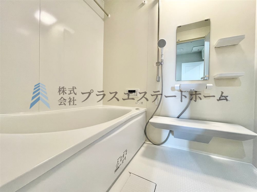 白基調で清潔感のある浴室♪