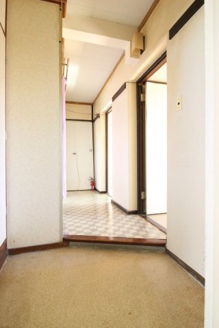 毎日通る玄関はこちらです