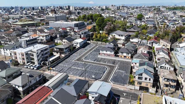上空より撮影　清水3丁目の落ち着いた住宅地　全18区画の大型開発分譲地　無電柱化の美しい街並み