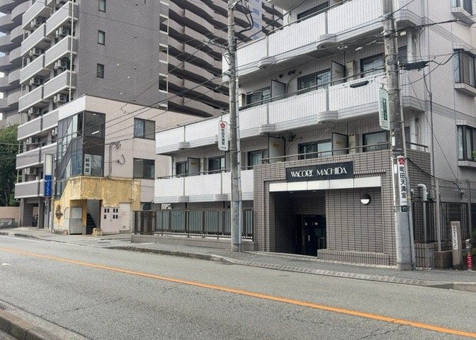 隣家の土地はどうなっているのか、生活利便施設が近くにあるのか、学校まで近いかなど、お客様のライフスタイルにあわせたイメージが重要です。また、近くにあると困る施設が近くにないかも確認するといいでしょう。