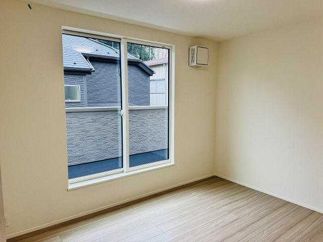 ～2階バルコニーに面している6.0帖の洋室です～