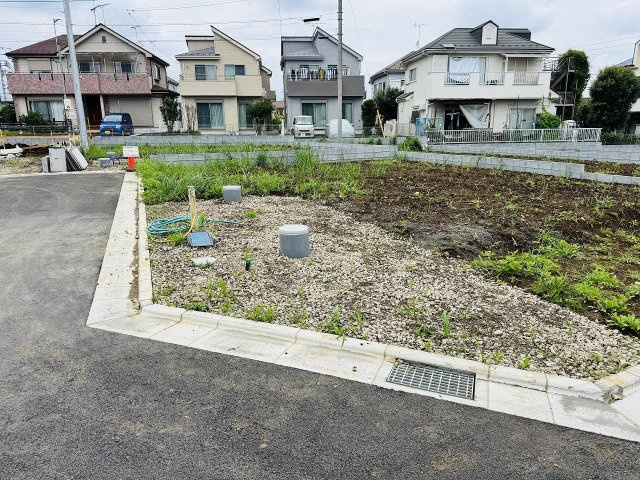 ～南東側5ｍ道路に面しています～