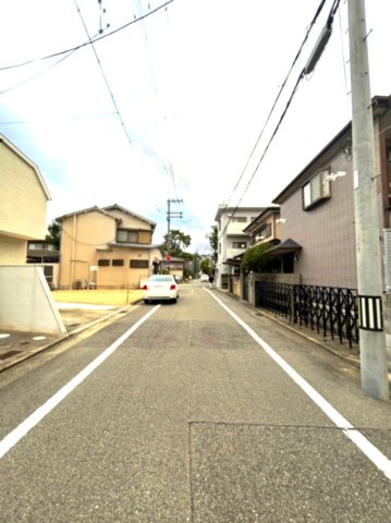 東側前面道路