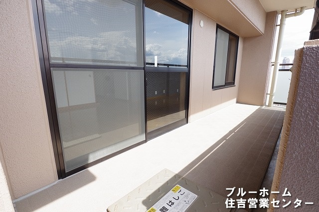 南西向きで明るいバルコニーです！